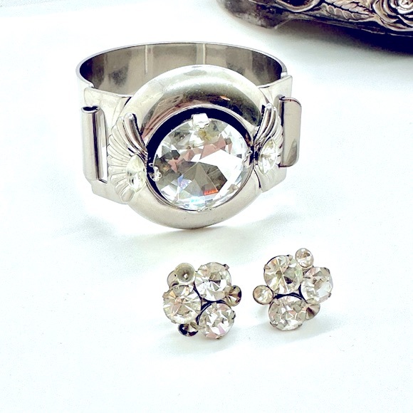 Crystal Statement Bracelet & Deco Earrings - Picture 1 of 14